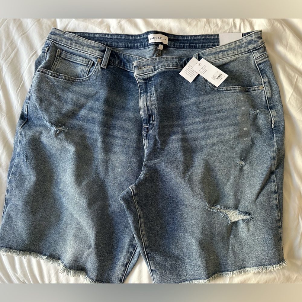 Lane Bryant Boyfriend Bermuda mid-rise Short size 22